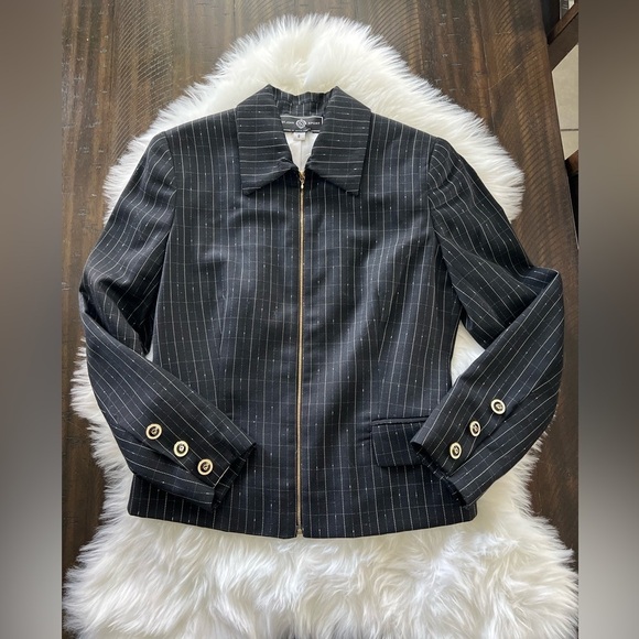 St.John sport by Marie Gray woman’s zip up suit jacket size 8 EUC - Picture 2 of 10